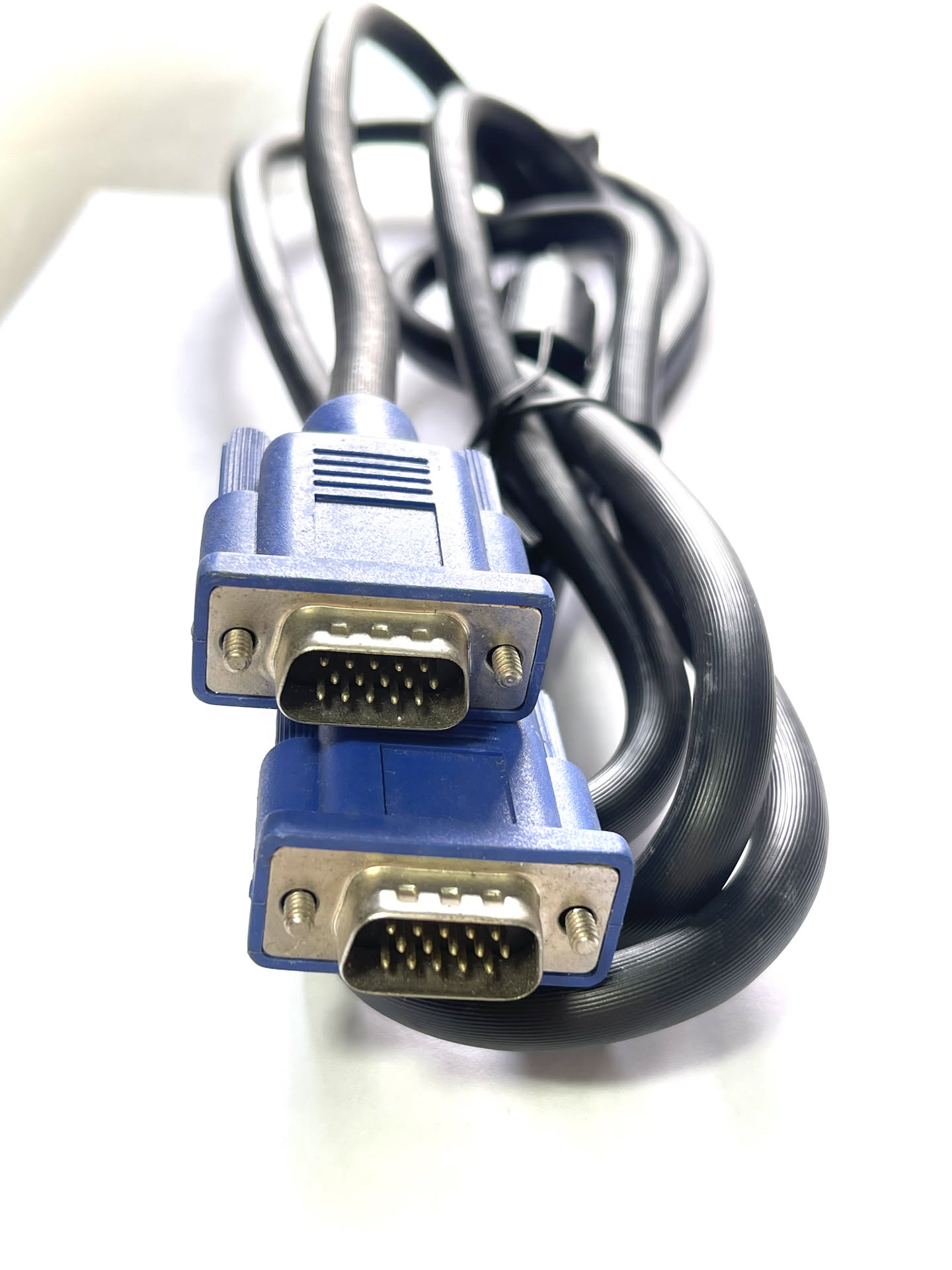 VGA Male-to-Male Monitor Cable (15-Pin)